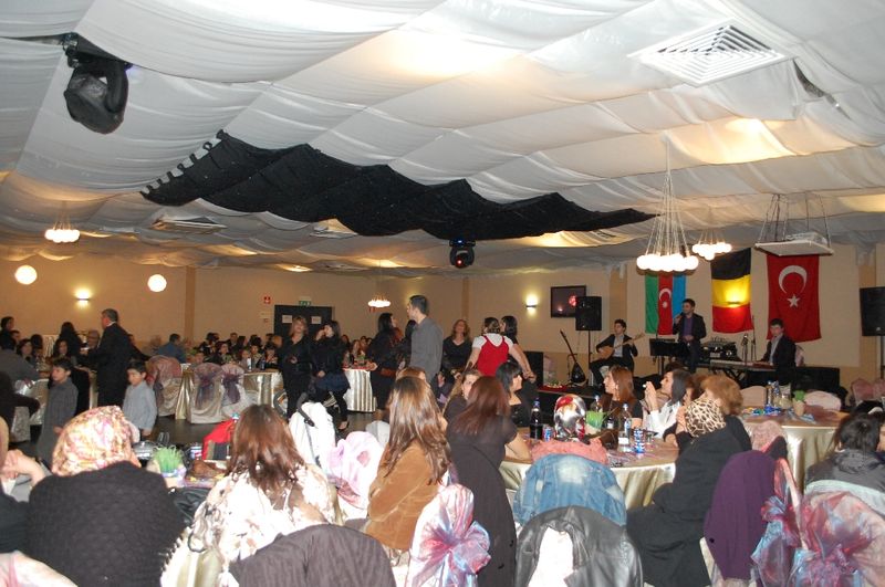 NEVRUZ BAYRAMI BELÇİKA'DA COŞKUYLA KUTLANDI
