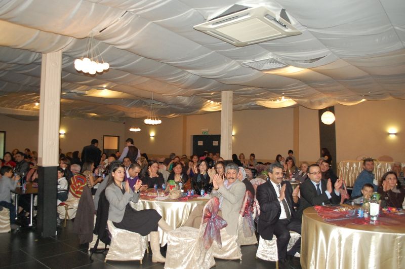 NEVRUZ BAYRAMI BELÇİKA'DA COŞKUYLA KUTLANDI