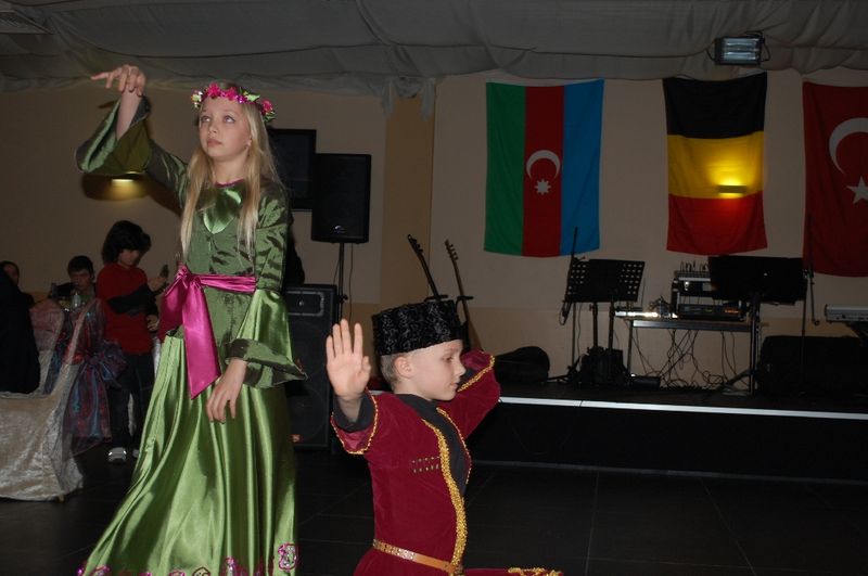 NEVRUZ BAYRAMI BELÇİKA'DA COŞKUYLA KUTLANDI