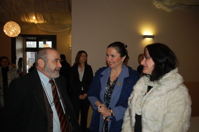 ÜSTÜN DÖKMEN İNSANLARI GERÇEKLERİYLE YÜZLEŞTİRDİ