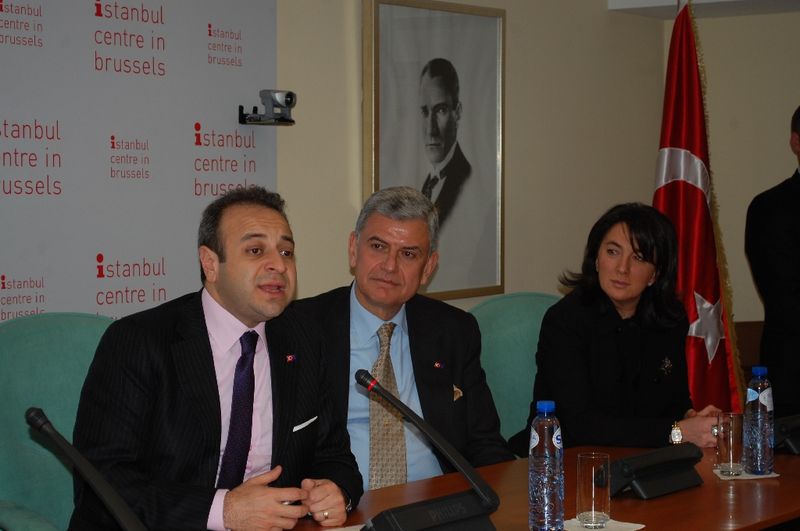 BAĞIŞ ‘VİZE KOLAYLIĞI İÇİN GÖRÜŞMELER DEVAM EDİYOR’