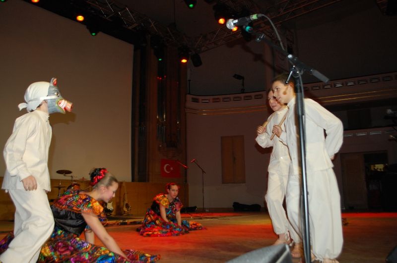 23 NİSAN BRÜKSEL'DE BÜYÜK BİR COŞKUYLA KUTLANDI