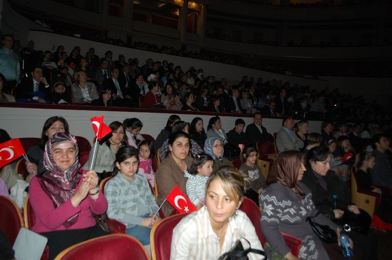 23 NİSAN BRÜKSEL'DE BÜYÜK BİR COŞKUYLA KUTLANDI