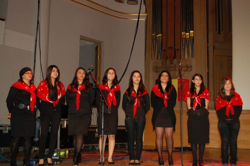 23 NİSAN BRÜKSEL'DE BÜYÜK BİR COŞKUYLA KUTLANDI