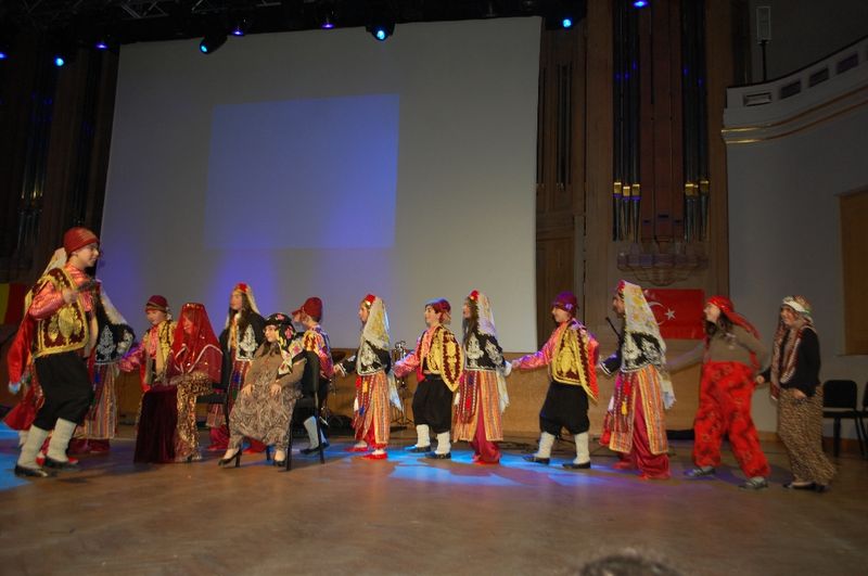 23 NİSAN BRÜKSEL'DE BÜYÜK BİR COŞKUYLA KUTLANDI