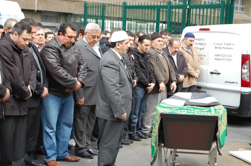 MERHUM ZEKİ SAĞLAM  DOSTLARI TARAFINDAN SON YOLCULUĞUNA UĞURLANDI