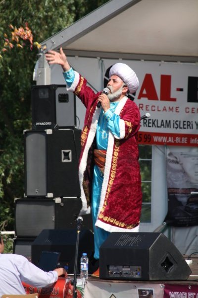 Gent'teki Bahar Şenliĝi üç gün boyunca coşkuyla geçti