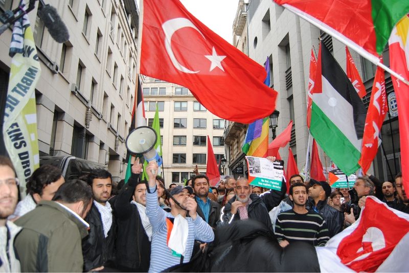 BELÇİKA'DA İSRAİLE ÖFKE SEL OLDU AKTI