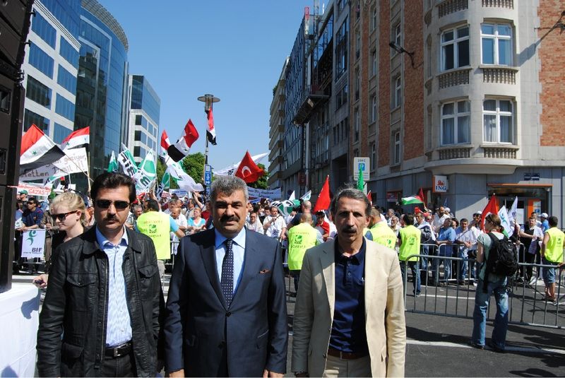 BRÜKSEL'DE BİNLERCE KİŞİ İSRAİL'İ PEOTESTO ETTİ