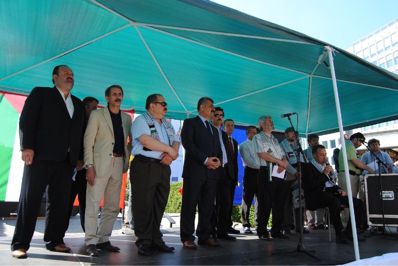 BRÜKSEL'DE BİNLERCE KİŞİ İSRAİL'İ PEOTESTO ETTİ