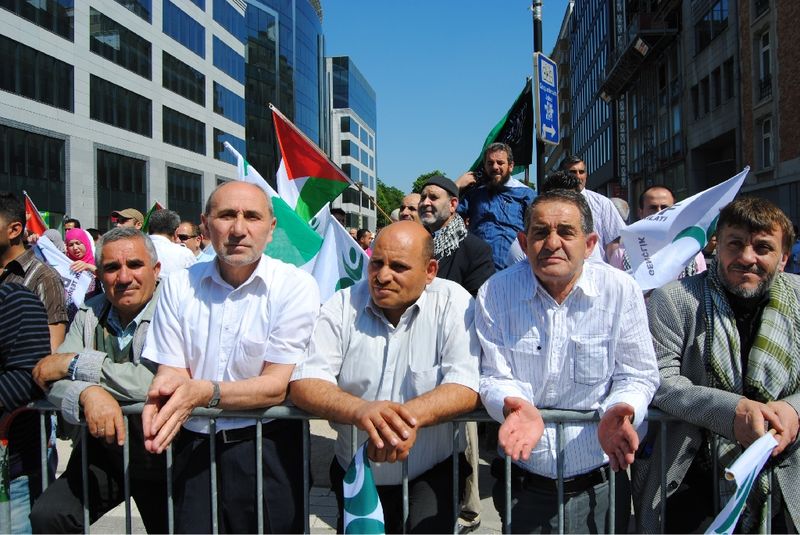 BRÜKSEL'DE BİNLERCE KİŞİ İSRAİL'İ PEOTESTO ETTİ