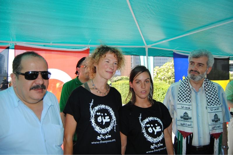 BRÜKSEL'DE BİNLERCE KİŞİ İSRAİL'İ PEOTESTO ETTİ