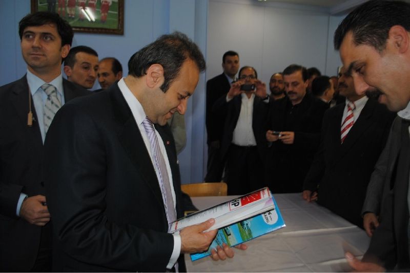 BAKAN BAĞIŞ ORTAK PAYDANIZ TÜRKİYE SEVDASI' OLSUN