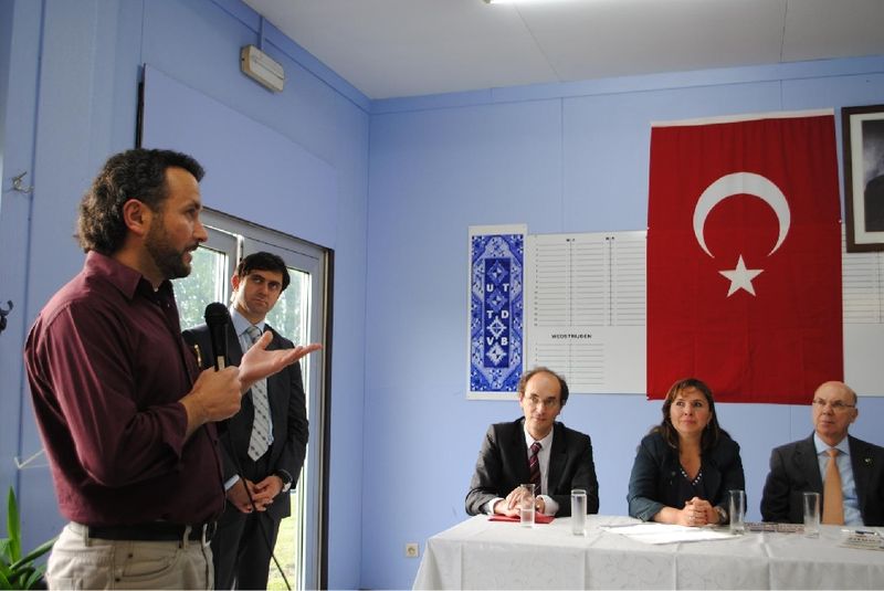 BAKAN BAĞIŞ ORTAK PAYDANIZ TÜRKİYE SEVDASI' OLSUN