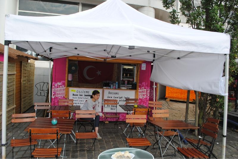 YAPAY BRÜKSEL PLAJI HİZMETTE