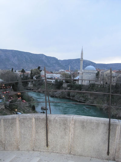 BOSNA KONUŞULMAYA DEVAM EDİYOR !