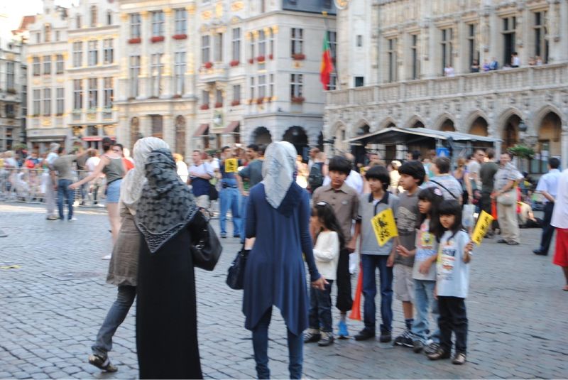 FLAMANLAR BAYRAMLARINI KUTLADI