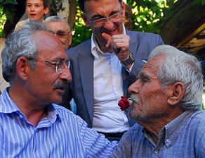 47 yıldır ağzında gülle yaşıyor