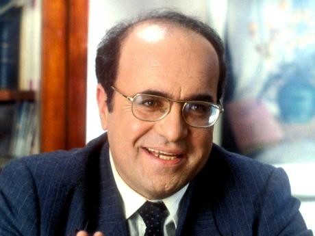 AYDIN YAZAR UĞUR MUMCU ARAMIZDAN AYRILALI 18 YIL OLDU KATİLLERİ HALEN BULUNAMADI