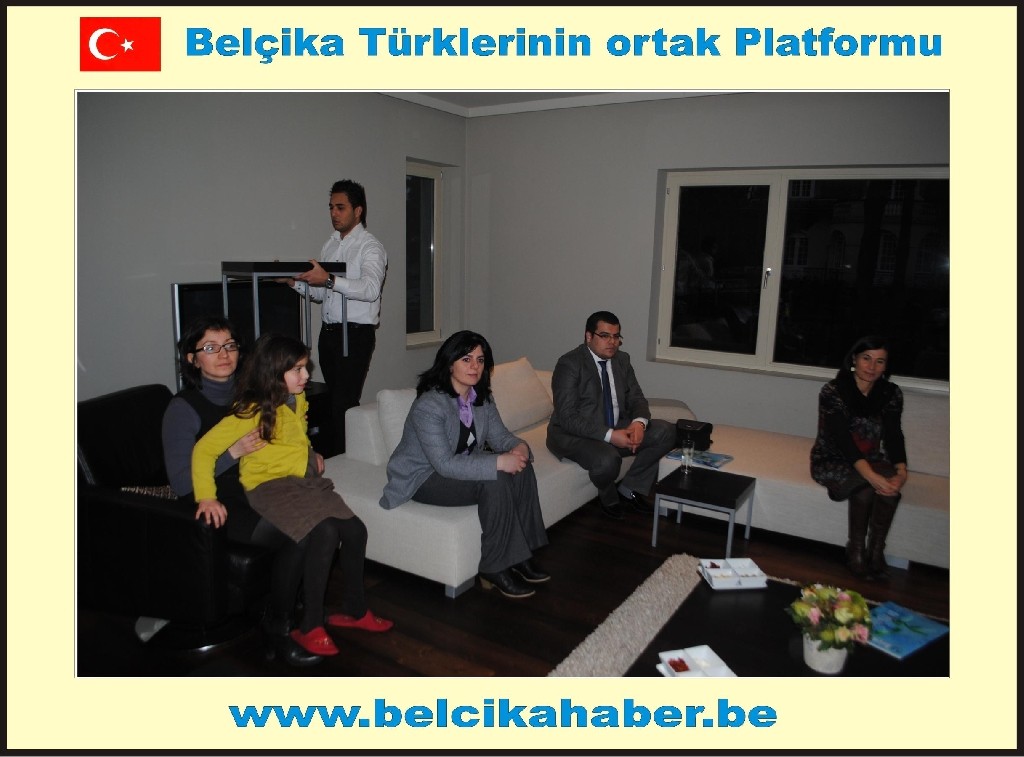 DOKTORLAR VE İŞADAMI İZCİ BAKAN BAĞIŞ ONURUNA VİLLALARINDA YEMEK VERDİLER