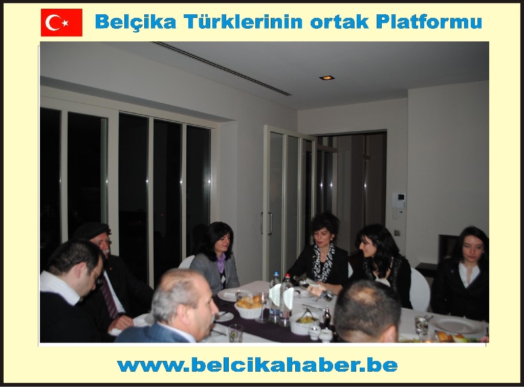 DOKTORLAR VE İŞADAMI İZCİ BAKAN BAĞIŞ ONURUNA VİLLALARINDA YEMEK VERDİLER
