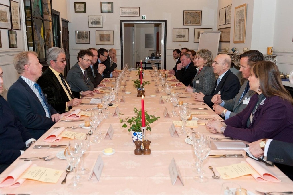 BÜYÜKELÇİ ERSAVCI ANVERS TİCARET ODASINI ZİYARET ETTİ