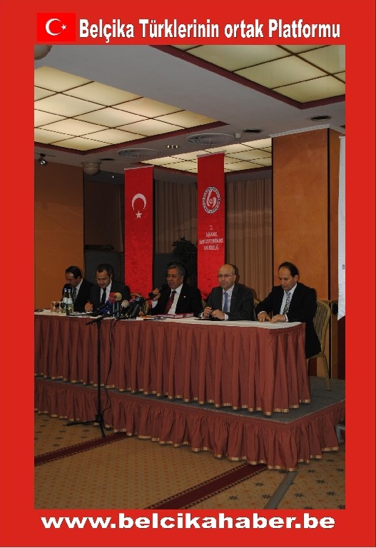 Arınç Avrupalı Türk Gazetecilerle Buluştu