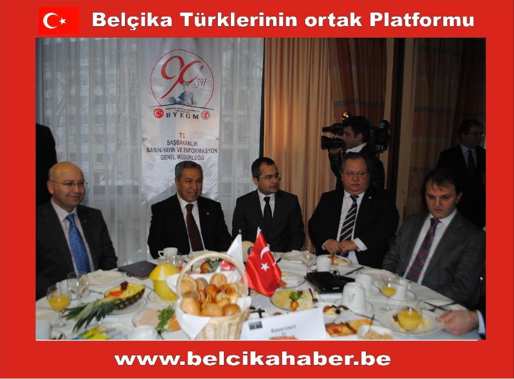 Arınç Avrupalı Türk Gazetecilerle Buluştu