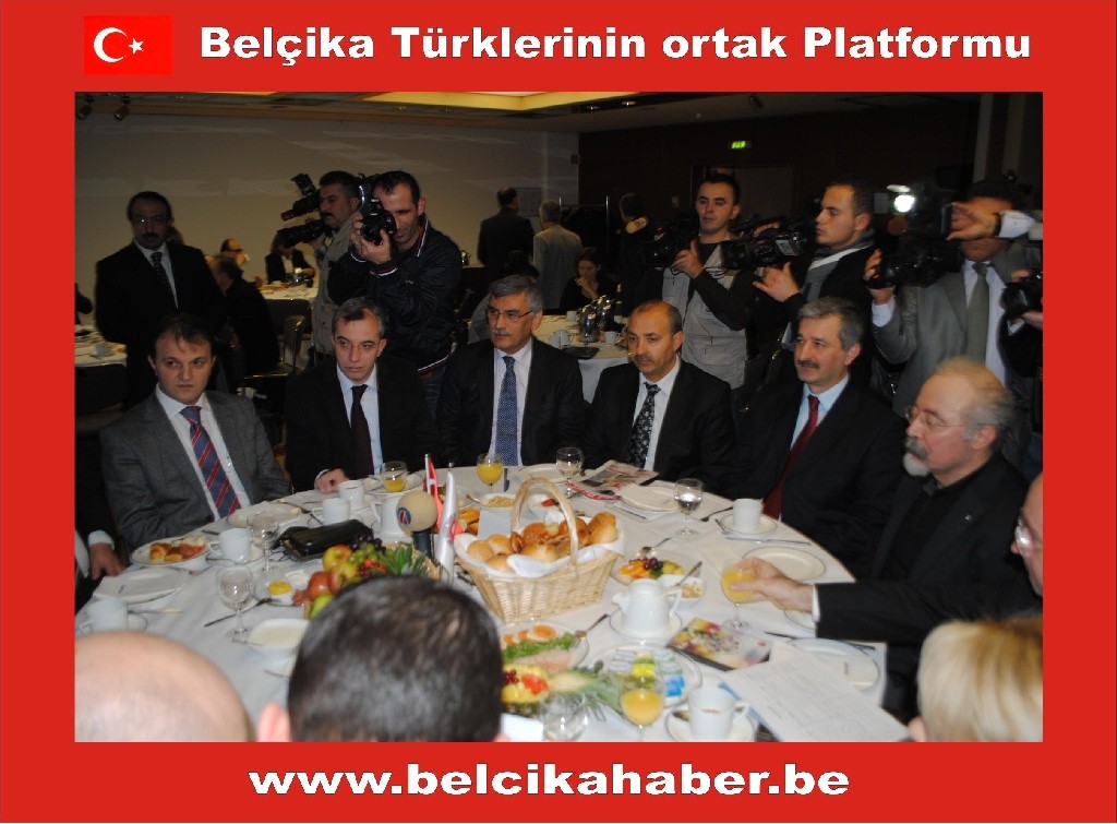 Arınç Avrupalı Türk Gazetecilerle Buluştu