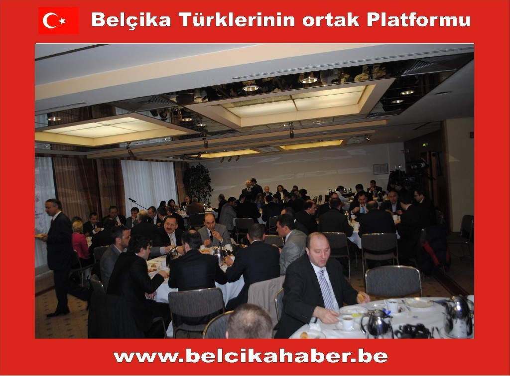 Arınç Avrupalı Türk Gazetecilerle Buluştu