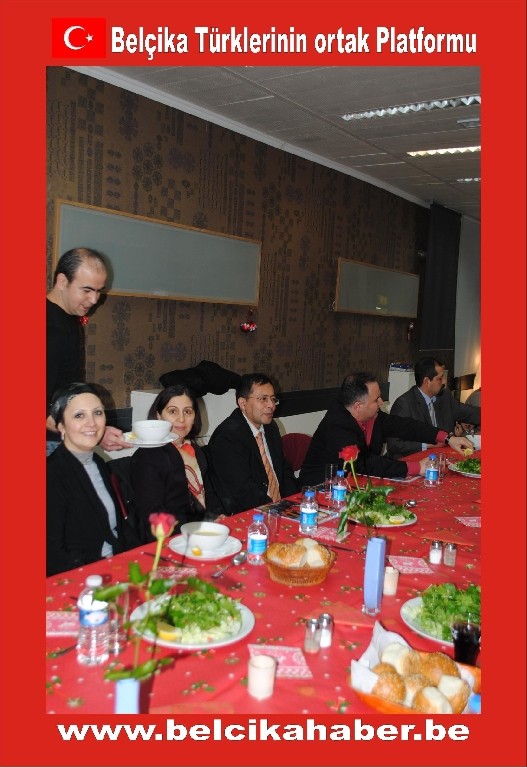 BELÇİKA HABER YAZAR KADROSU BİR YEMEKTE BULUŞTU