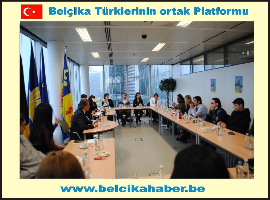 ÖĞRENCİLERDEN SİYASİLERE VE BÜYÜKELÇİLİĞE ZİYARET