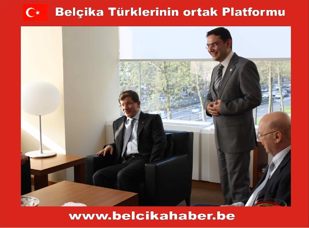 BAKAN DAVUTOĞLU YUNUS EMRE VAKFI'NI ZİYARET ETTİ