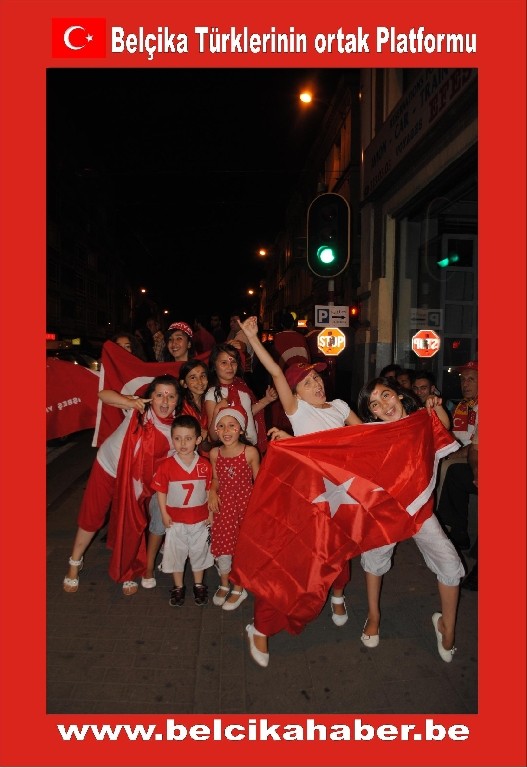 MİLLİ COŞKU BELÇİKA'DA GECEBOYU DEVAM ETTİ