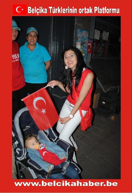 MİLLİ COŞKU BELÇİKA'DA GECEBOYU DEVAM ETTİ