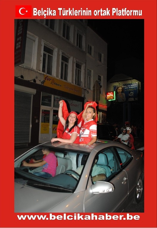 MİLLİ COŞKU BELÇİKA'DA GECEBOYU DEVAM ETTİ