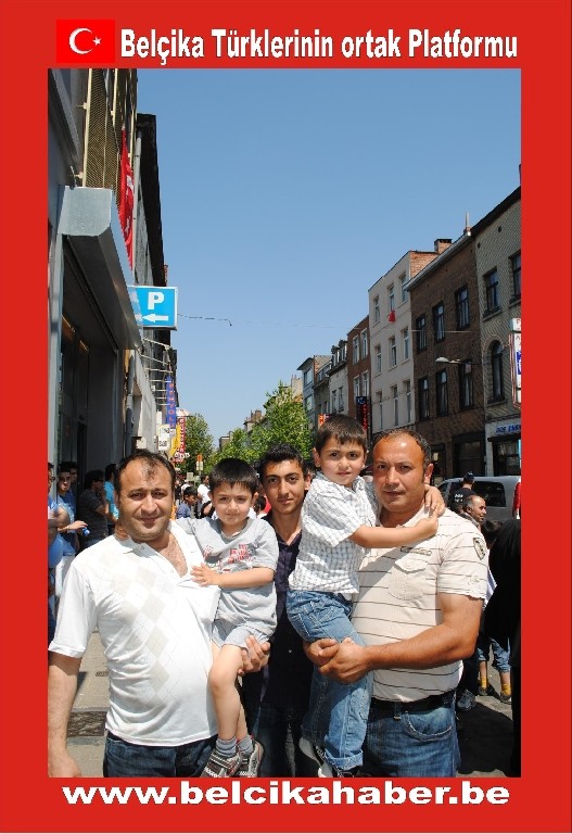 MİLLİ COŞKU BELÇİKA'DA GECEBOYU DEVAM ETTİ