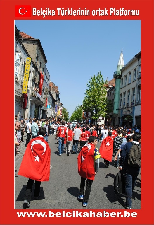 MİLLİ COŞKU BELÇİKA'DA GECEBOYU DEVAM ETTİ