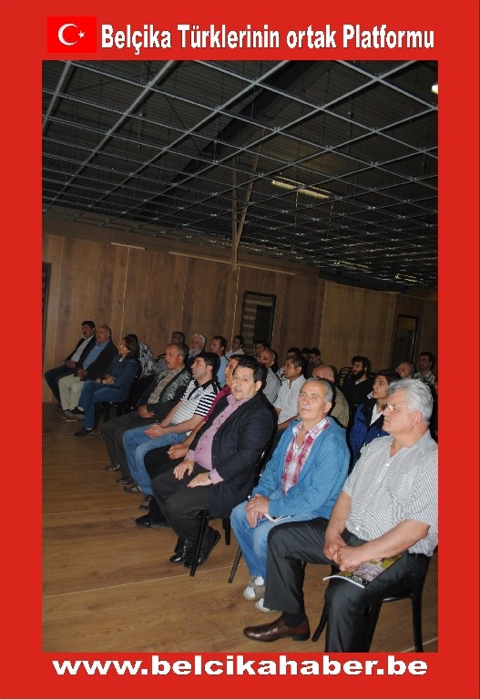 BRÜKSEL BAŞKONSOLOSU MEHMET POROY'DAN KİTAP YARDIMI