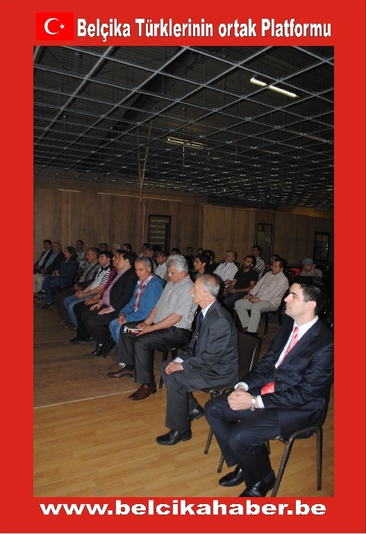 BRÜKSEL BAŞKONSOLOSU MEHMET POROY'DAN KİTAP YARDIMI