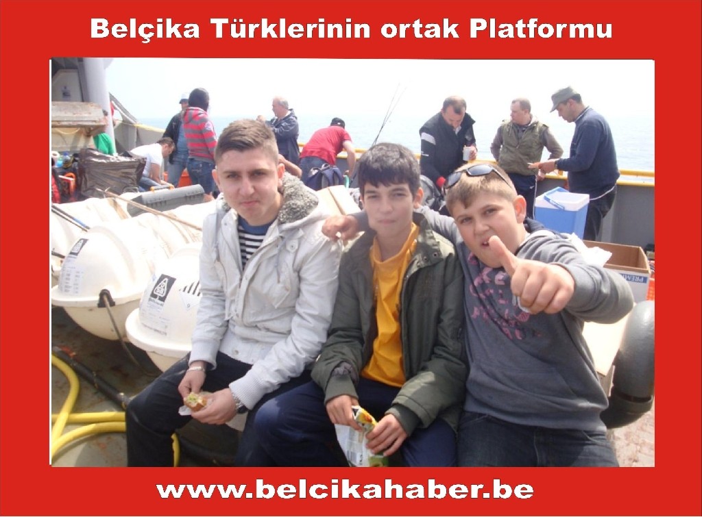 TRABZONLULAR BELÇİKA'DA BALIK TUTUP GEMİDE HORON TEPTİLER