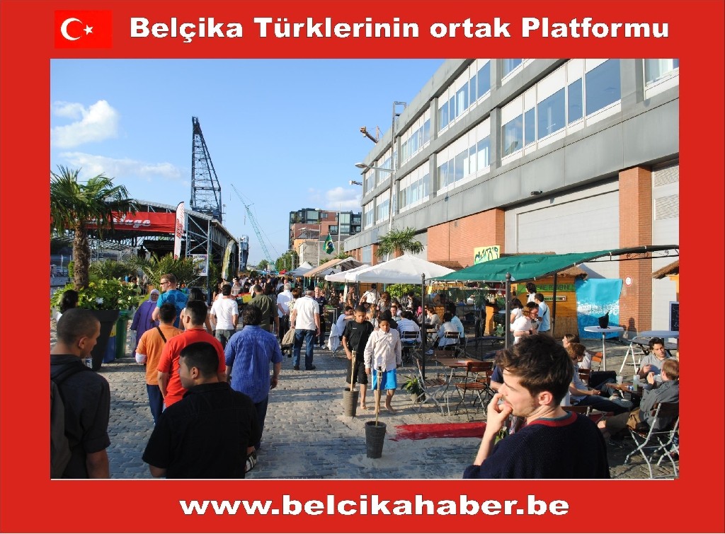 BİNLERCE BRÜKSELLİ YAPAY PLAJA KOŞTU