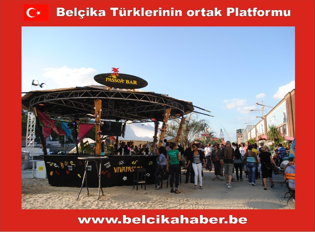 BİNLERCE BRÜKSELLİ YAPAY PLAJA KOŞTU