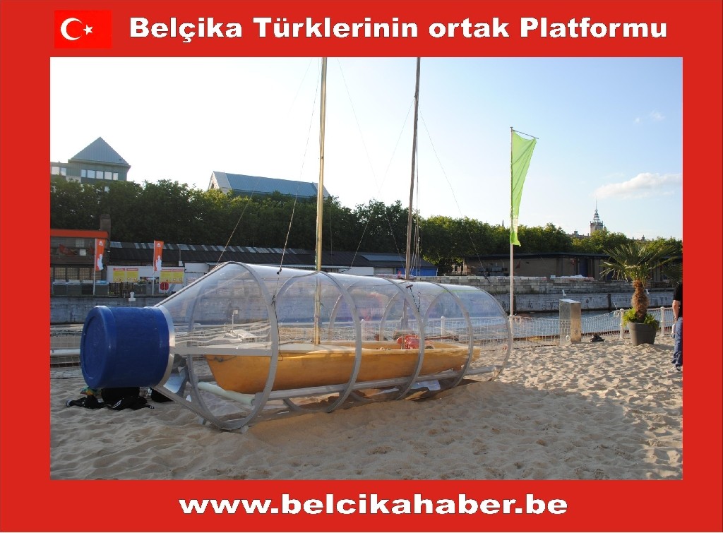 BİNLERCE BRÜKSELLİ YAPAY PLAJA KOŞTU
