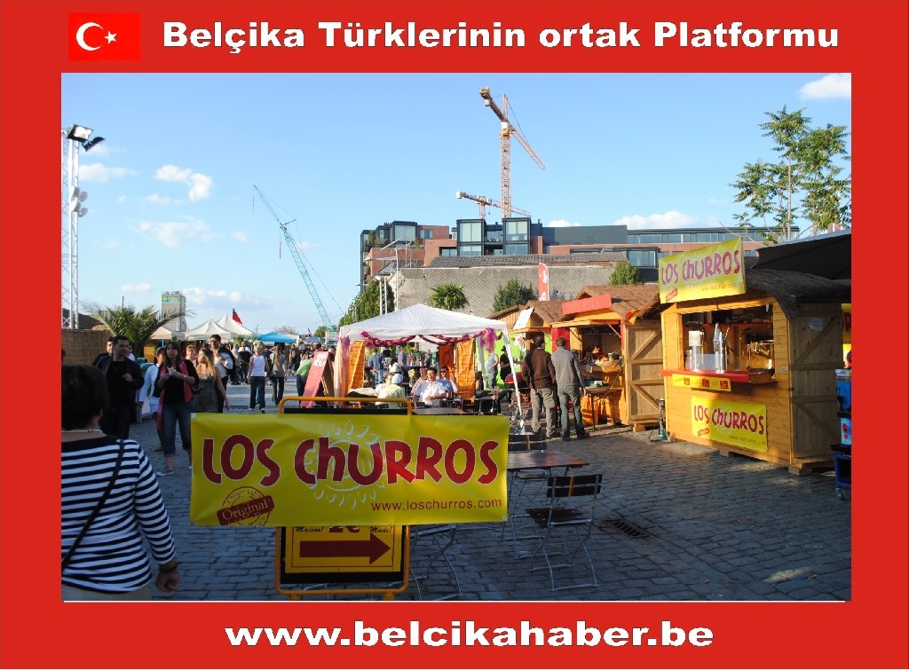 BİNLERCE BRÜKSELLİ YAPAY PLAJA KOŞTU