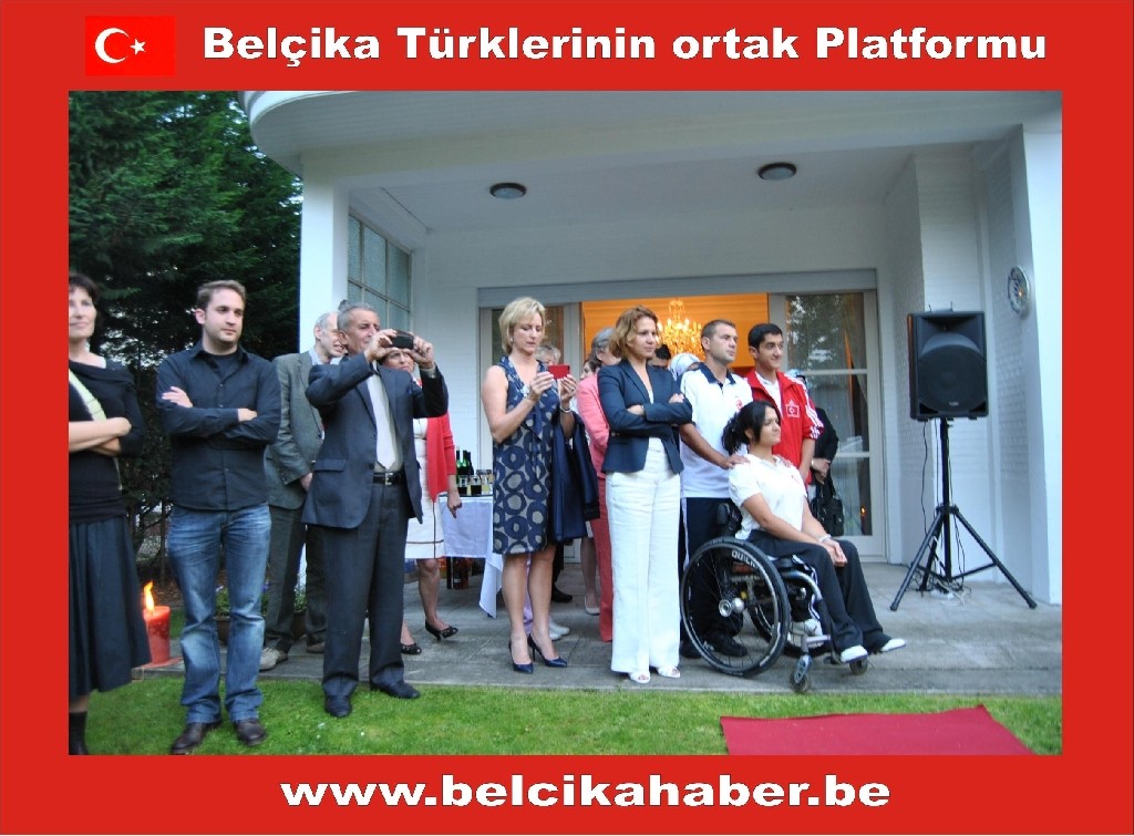 BAŞKONSOLOS ÇAKAR'DAN MEHTERAN TAKIMI ONURUNA RESEPSİYON