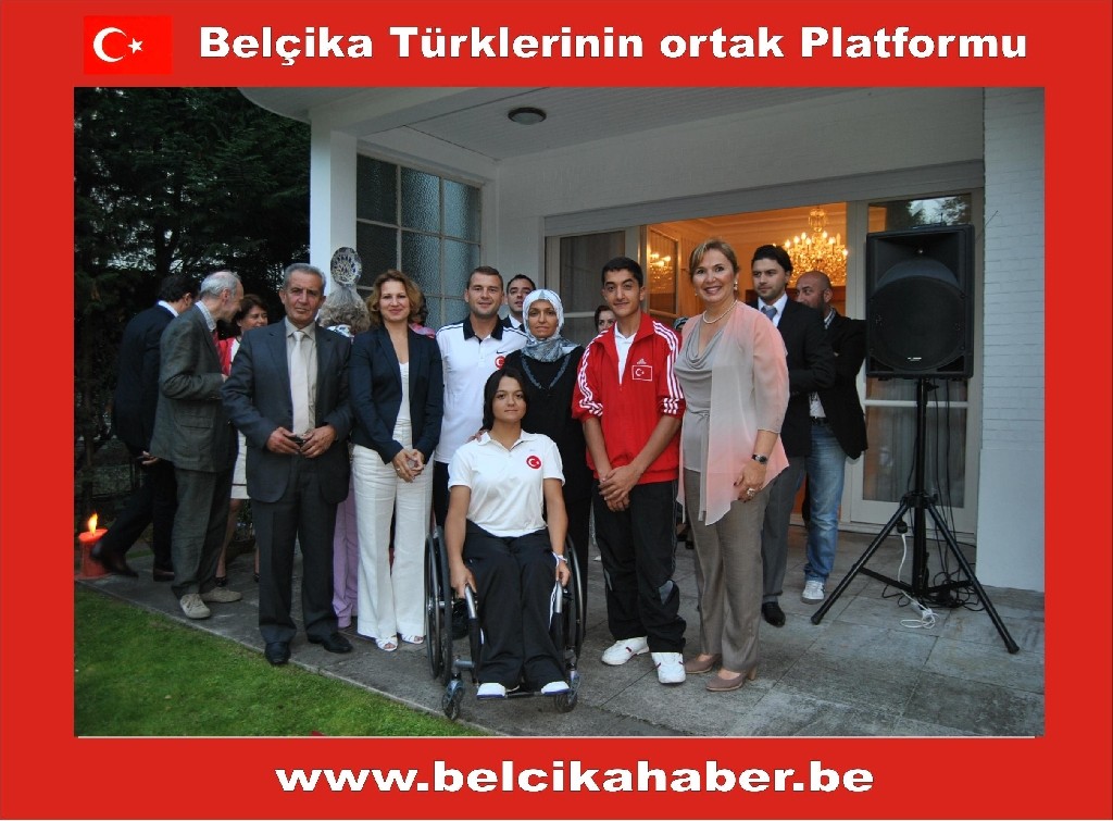 BAŞKONSOLOS ÇAKAR'DAN MEHTERAN TAKIMI ONURUNA RESEPSİYON