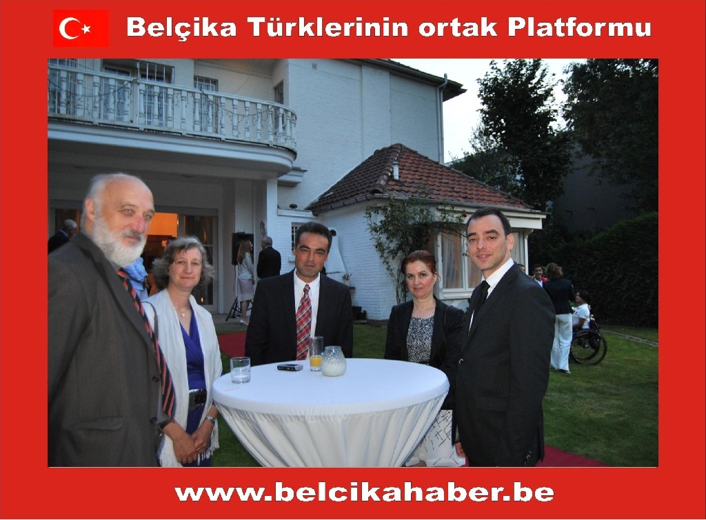 BAŞKONSOLOS ÇAKAR'DAN MEHTERAN TAKIMI ONURUNA RESEPSİYON