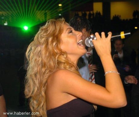 Hadise Belçika'ya kaçtı iddiası