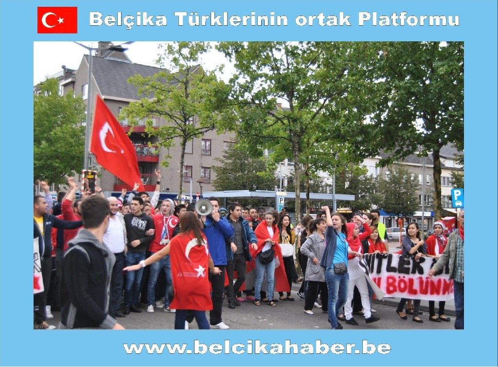 ŞEHİTLER İÇİN GENK'TE ANMA VE YÜRÜYÜŞ DÜZENLENDİ